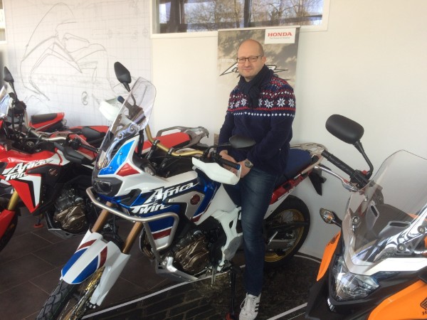 Meine Africa Twin ist beim Händler angekommen. Meine Africa Twin ist beim Händler angekommen.
